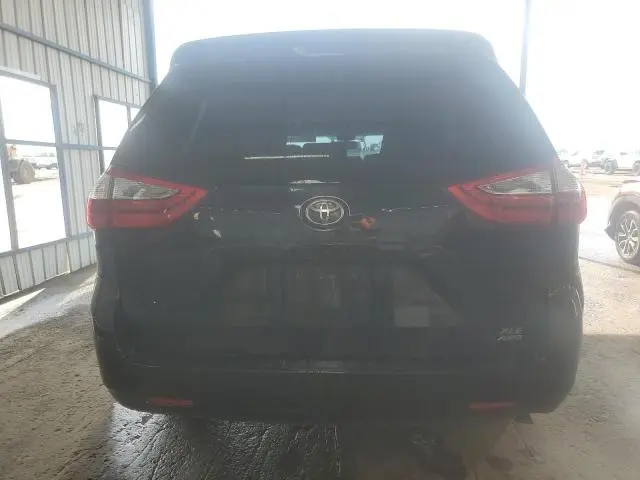 2017 TOYOTA SIENNA XLE  