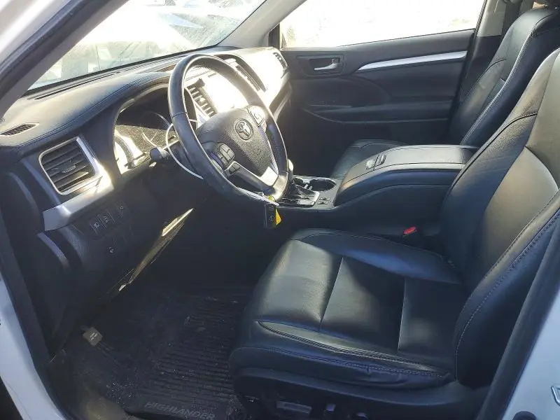 2018 TOYOTA HIGHLANDER SE  