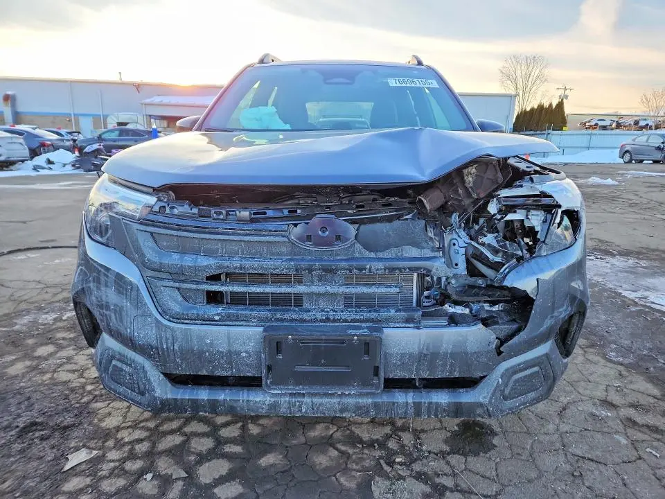 2025 SUBARU FORESTER   