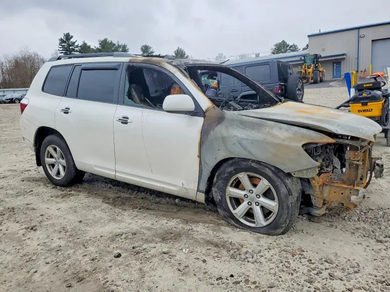 2010 TOYOTA HIGHLANDER SE  