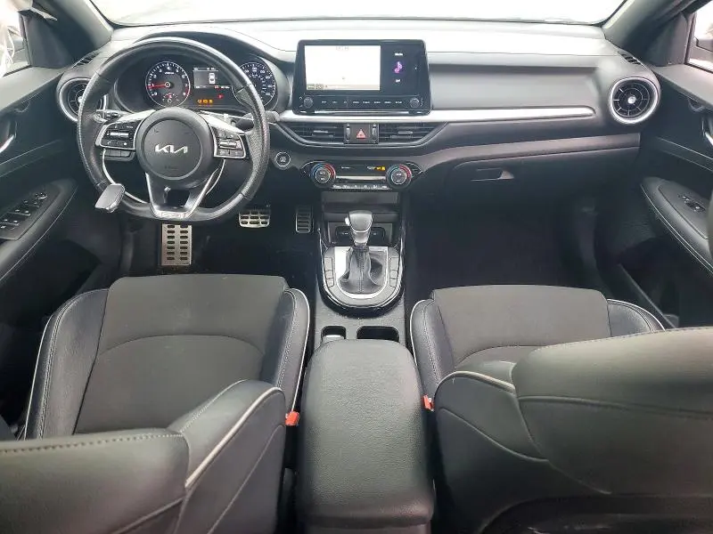 2024 KIA FORTE GT LINE  