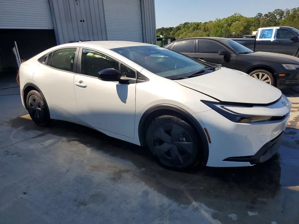 2026 TOYOTA PRIUS LE  