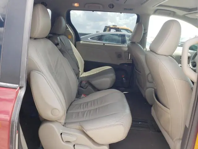2011 TOYOTA SIENNA XLE  