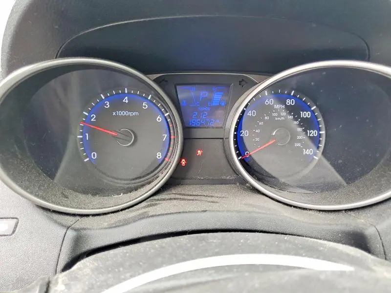 2010 HYUNDAI TUCSON GLS  