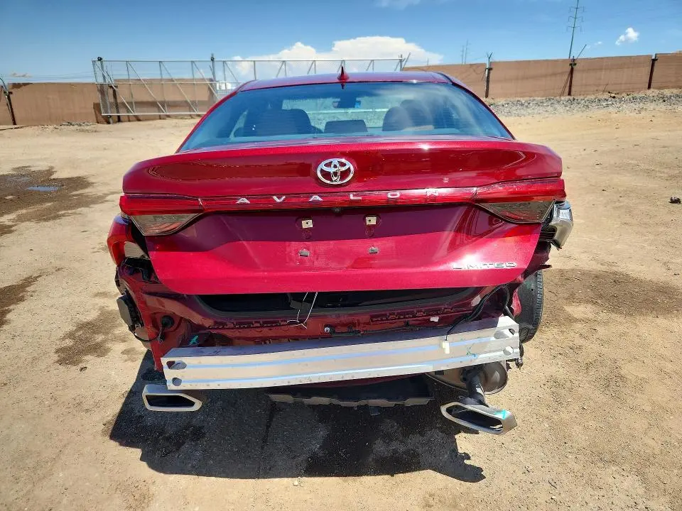 2019 TOYOTA AVALON LIMITED  