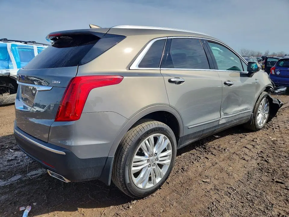 2017 CADILLAC XT5 PREMIUM LUXURY  