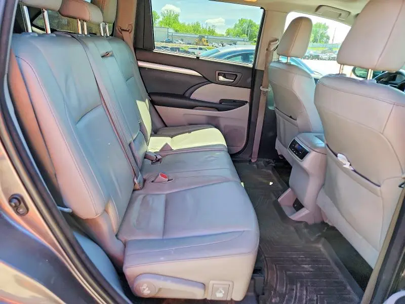 2015 TOYOTA HIGHLANDER XLE  