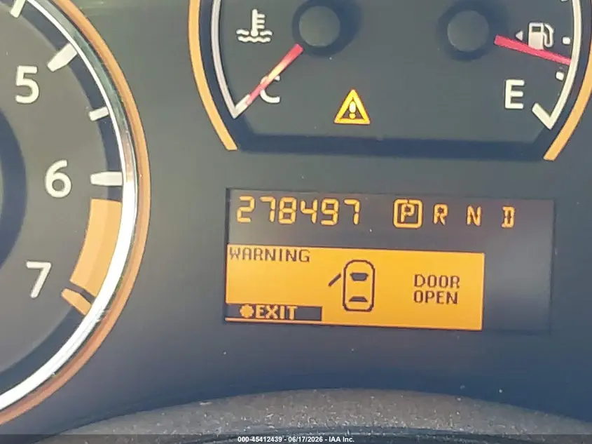 2011 NISSAN TITAN SL