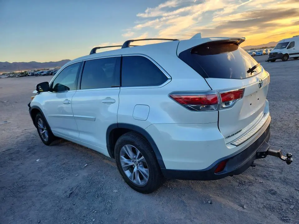 2016 TOYOTA HIGHLANDER LE PLUS  