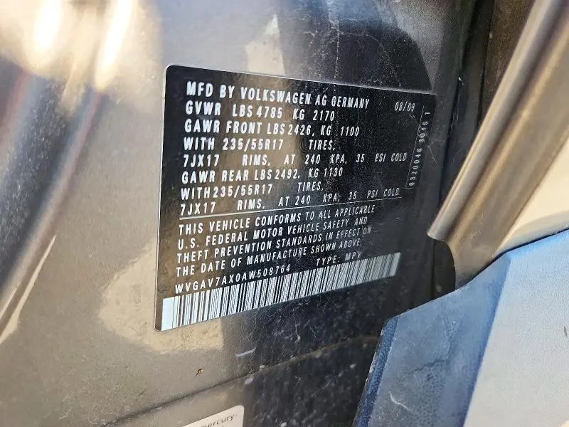 2010 VOLKSWAGEN TIGUAN S  