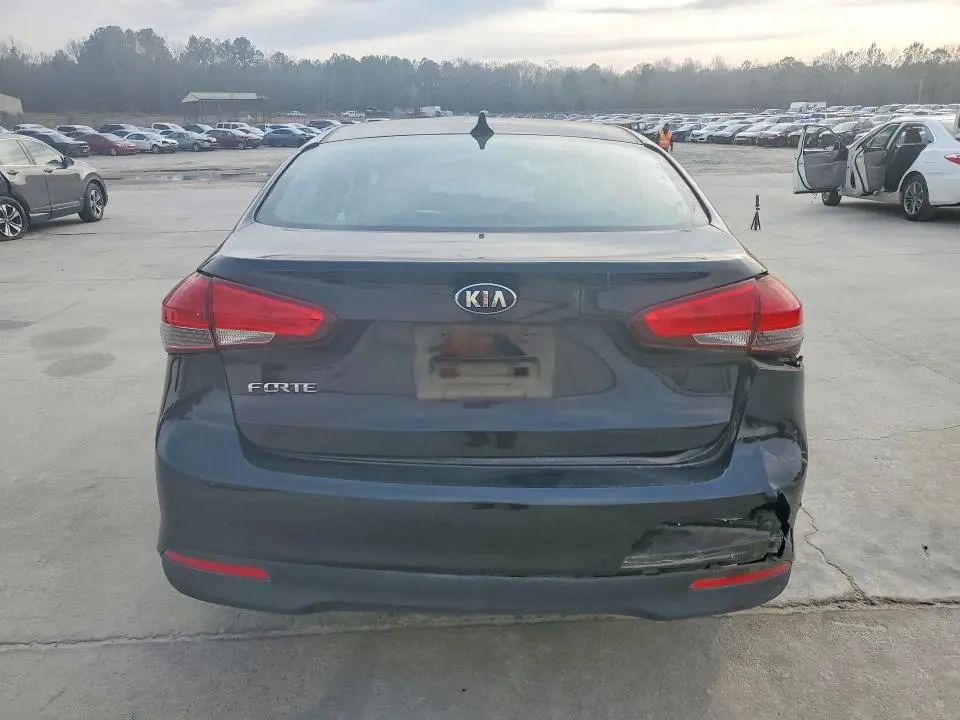 2018 KIA FORTE LX  