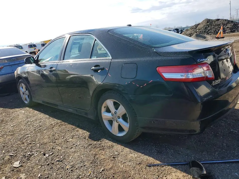 2011 TOYOTA CAMRY SE  