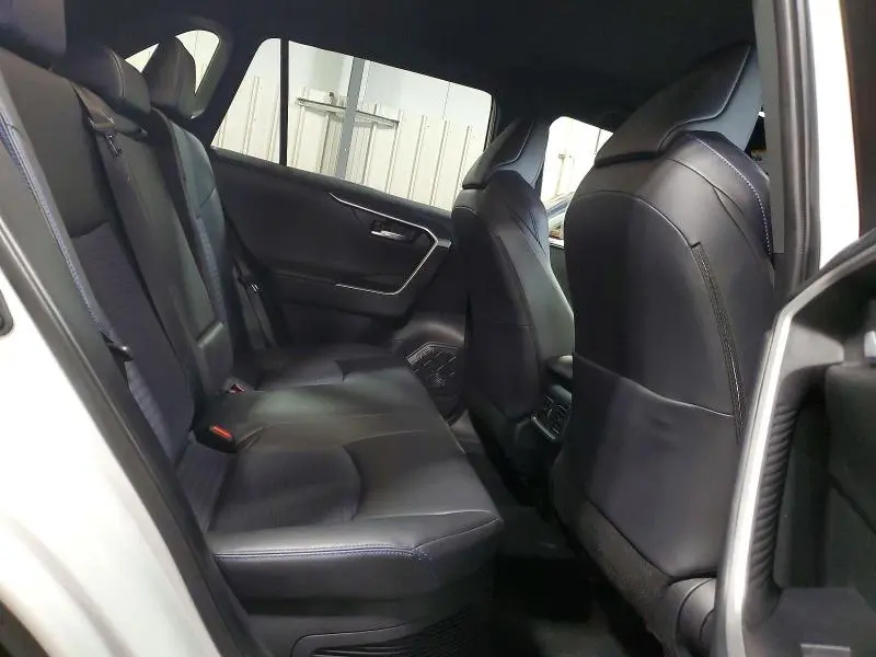 2025 TOYOTA RAV4 XSE  