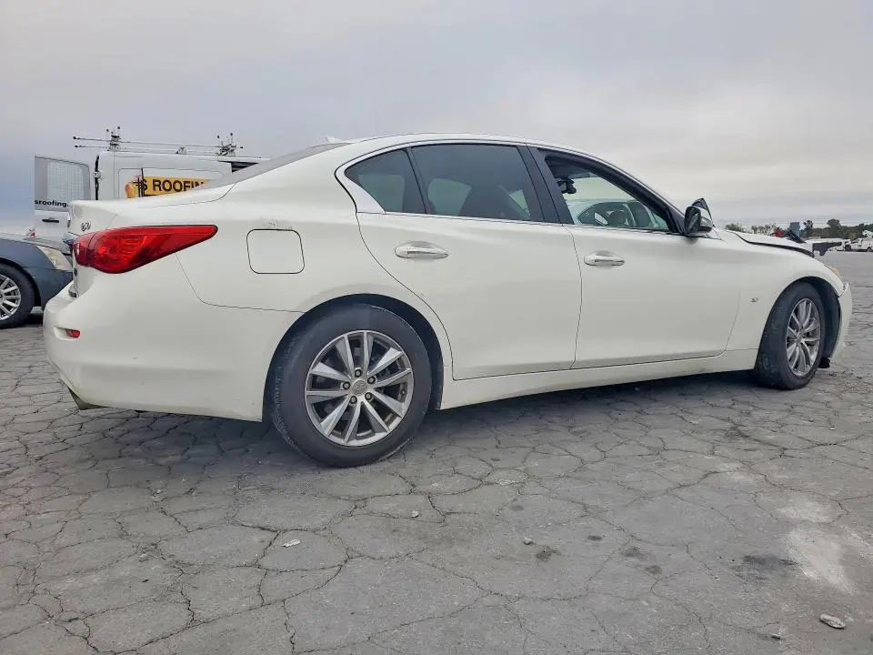 2015 INFINITI Q50 PREMIUM  