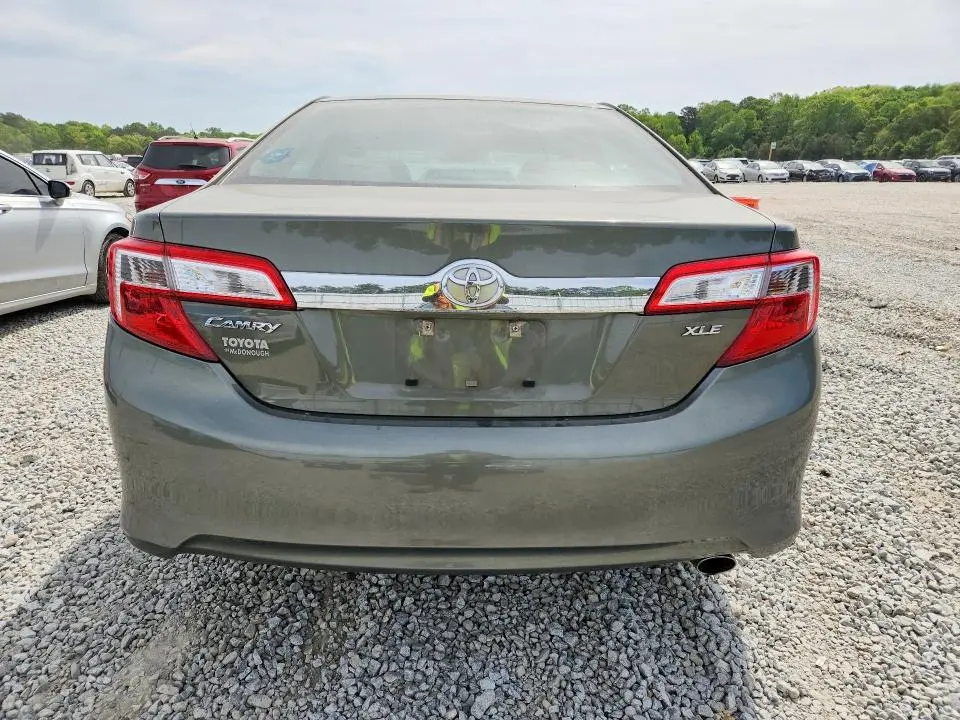 2012 TOYOTA CAMRY XLE  