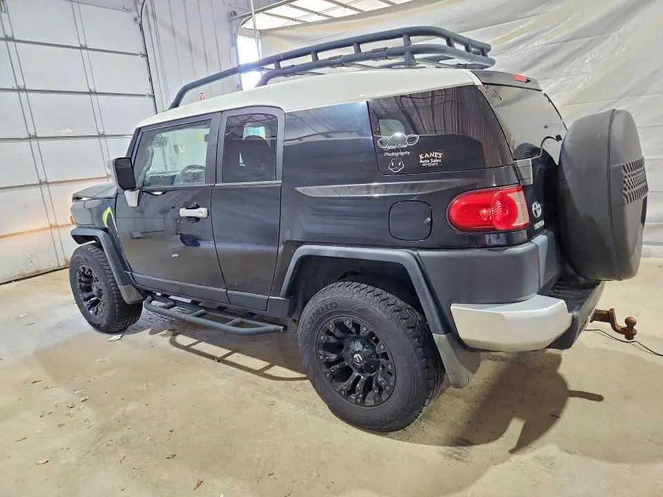 2010 TOYOTA FJ CRUISER BASE  