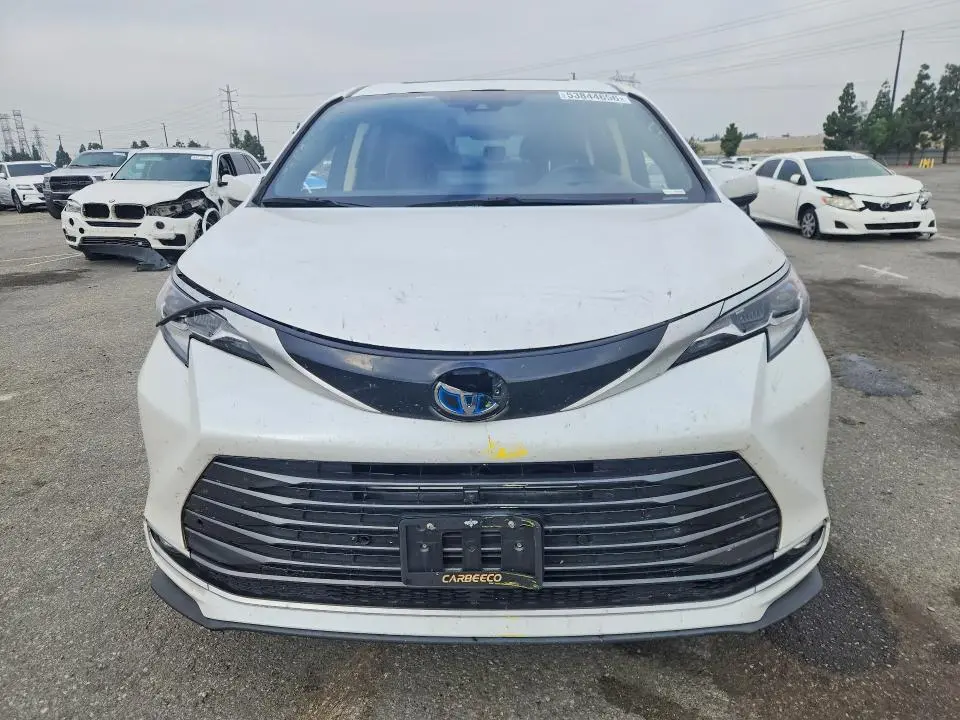 2023 TOYOTA SIENNA PLATINUM 7-PASSENGER  