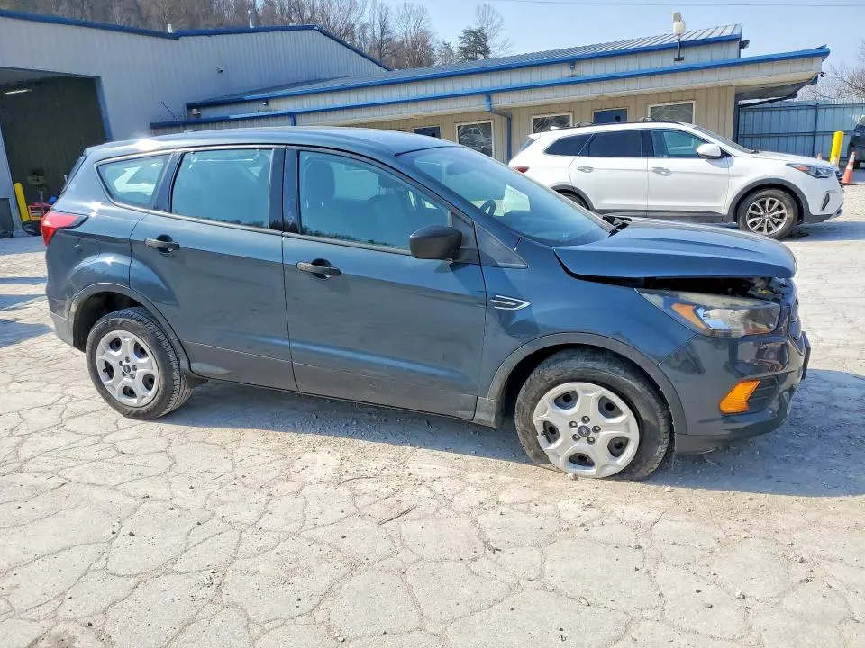 2019 FORD ESCAPE S  