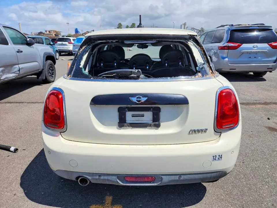 2017 MINI COOPER   