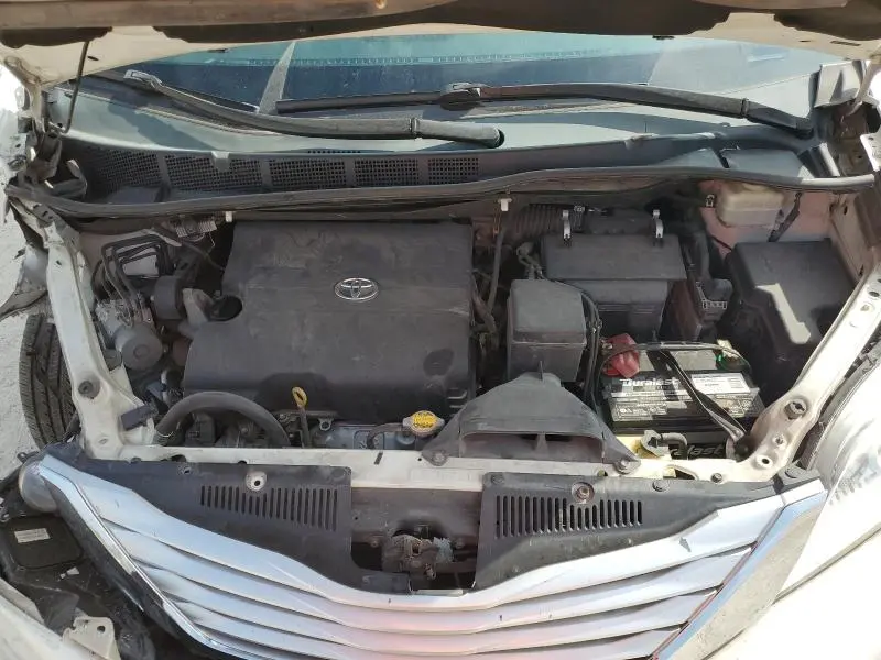 2013 TOYOTA SIENNA LIMITED 7-PASSENGER  