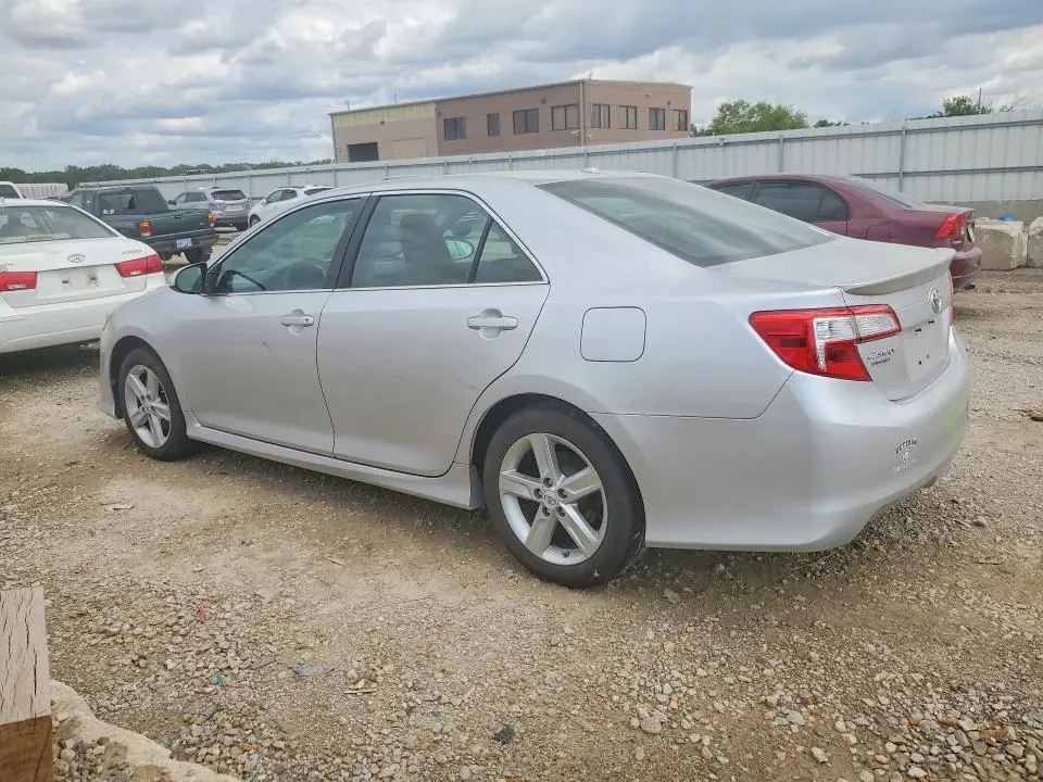 2013 TOYOTA CAMRY SE  