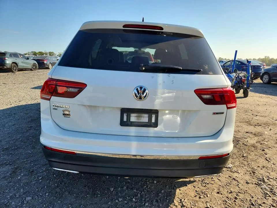 2021 VOLKSWAGEN TIGUAN SE  
