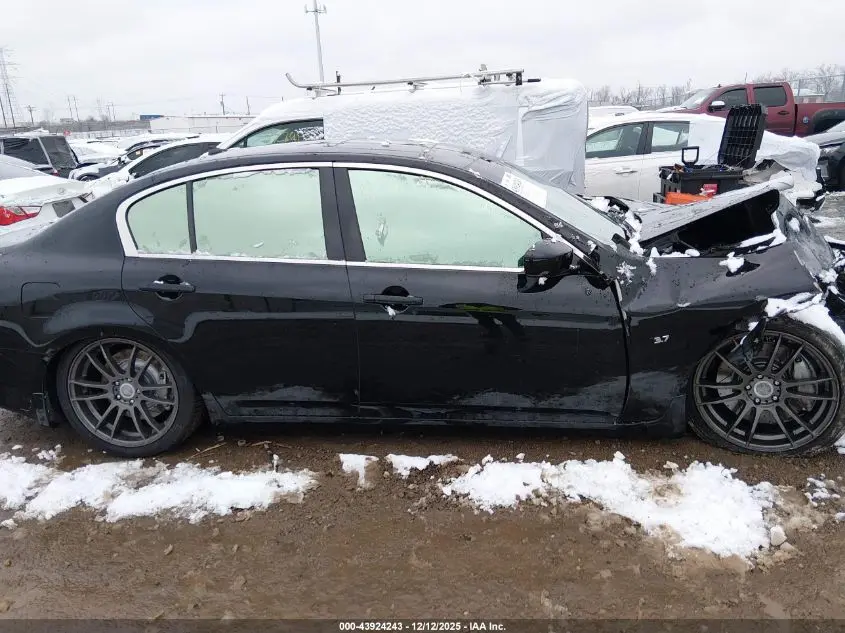 2013 INFINITI G37X  