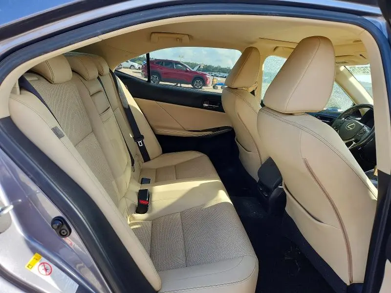 2016 LEXUS IS 200T  