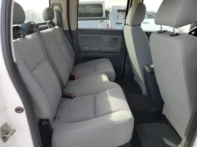 2011 DODGE DAKOTA SLT  