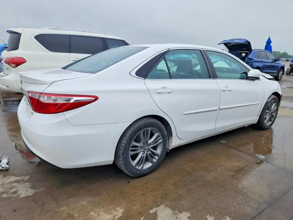 2017 TOYOTA CAMRY SE  