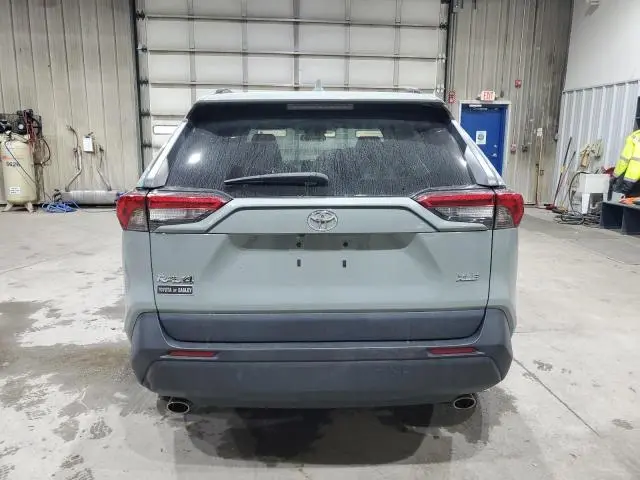2021 TOYOTA RAV4 XLE  