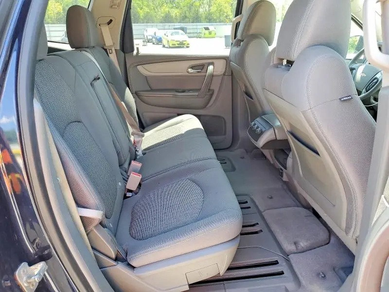 2016 CHEVROLET TRAVERSE LS  