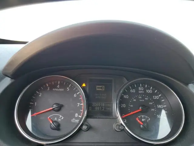 2011 NISSAN ROGUE S  