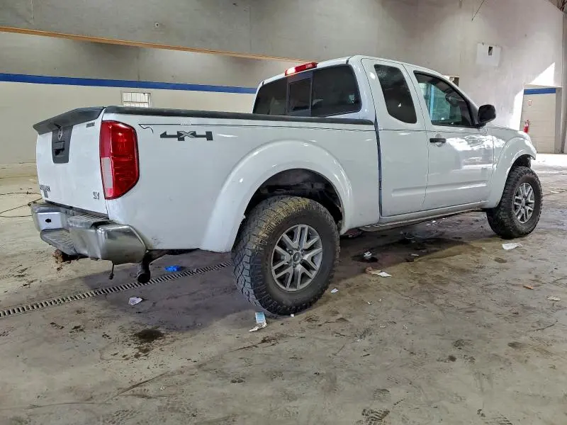 2015 NISSAN FRONTIER SV  