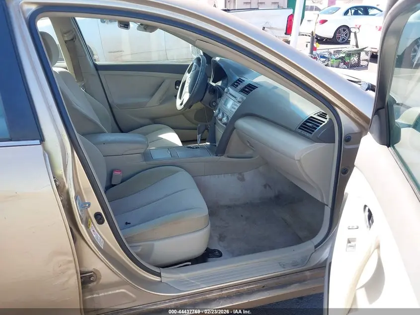 2010 TOYOTA CAMRY LE