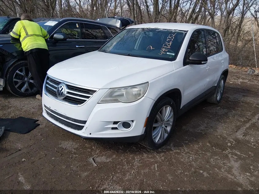 2011 VOLKSWAGEN TIGUAN S