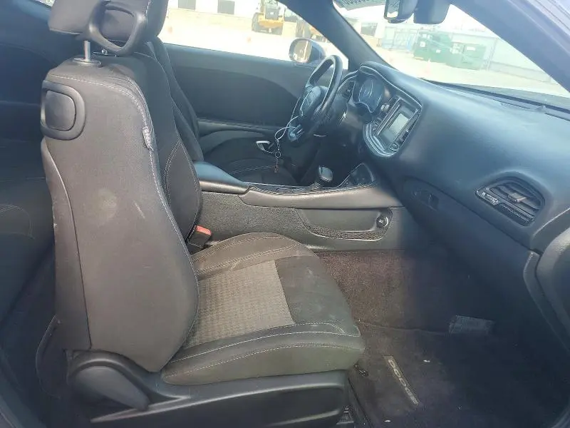 2016 DODGE CHALLENGER SXT  