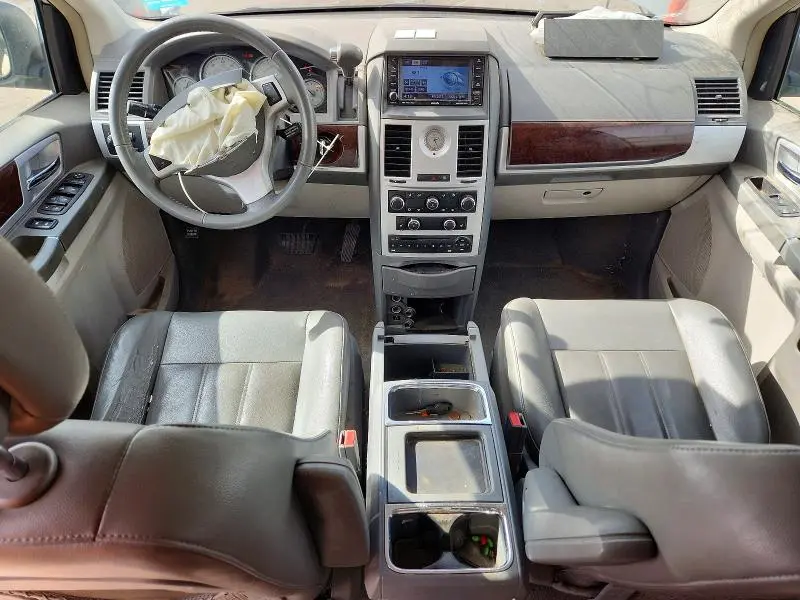 2010 CHRYSLER TOWN & CNT   