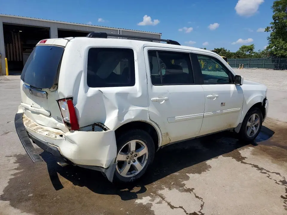 2011 HONDA PILOT EX  