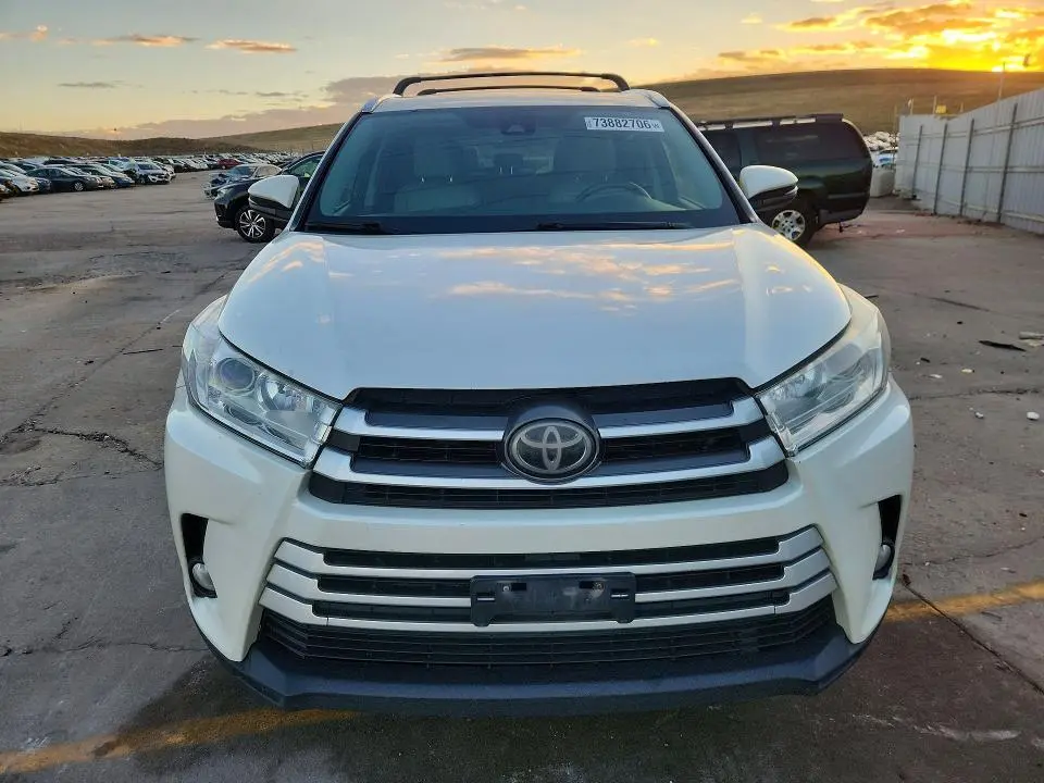 2018 TOYOTA HIGHLANDER XLE  