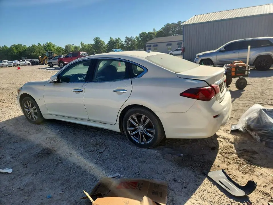 2019 INFINITI Q70 3.7 LUXE  