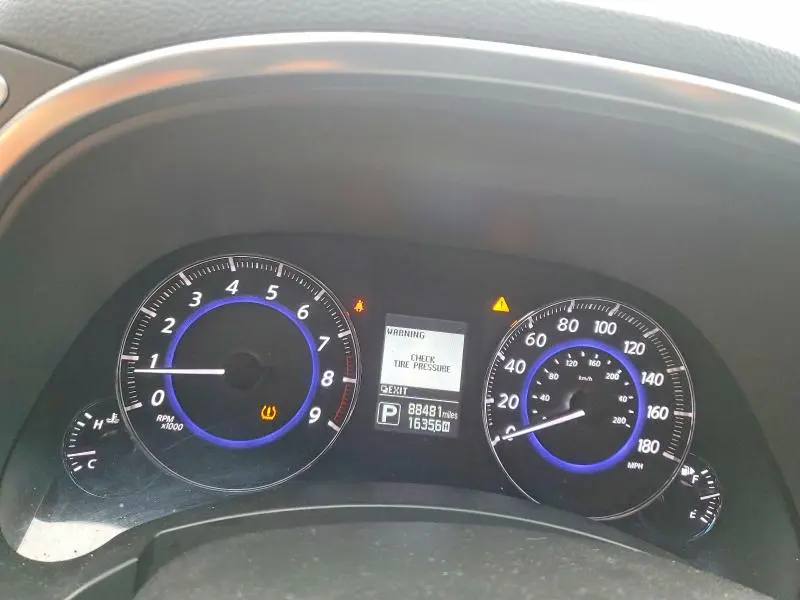 2017 INFINITI QX70 BASE  
