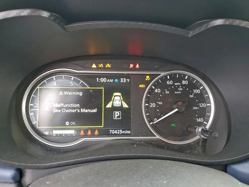 2023 NISSAN VERSA SV  