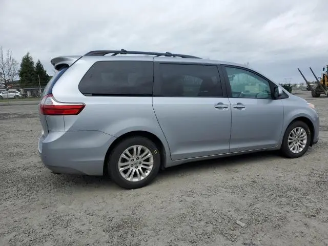2015 TOYOTA SIENNA XLE  