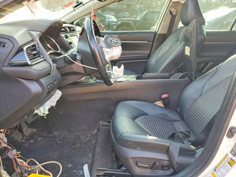 2019 TOYOTA CAMRY SE  
