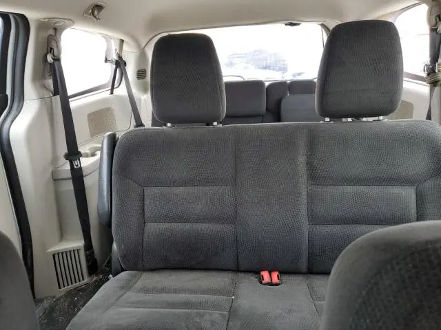 2016 DODGE GRAND CARAVAN SE  