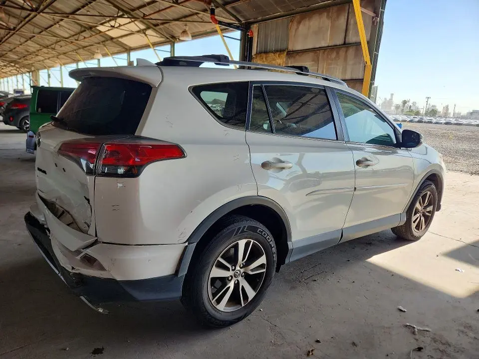 2017 TOYOTA RAV4 XLE  