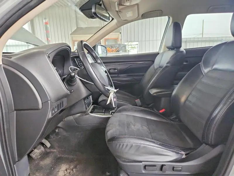 2020 MITSUBISHI OUTLANDER SE  
