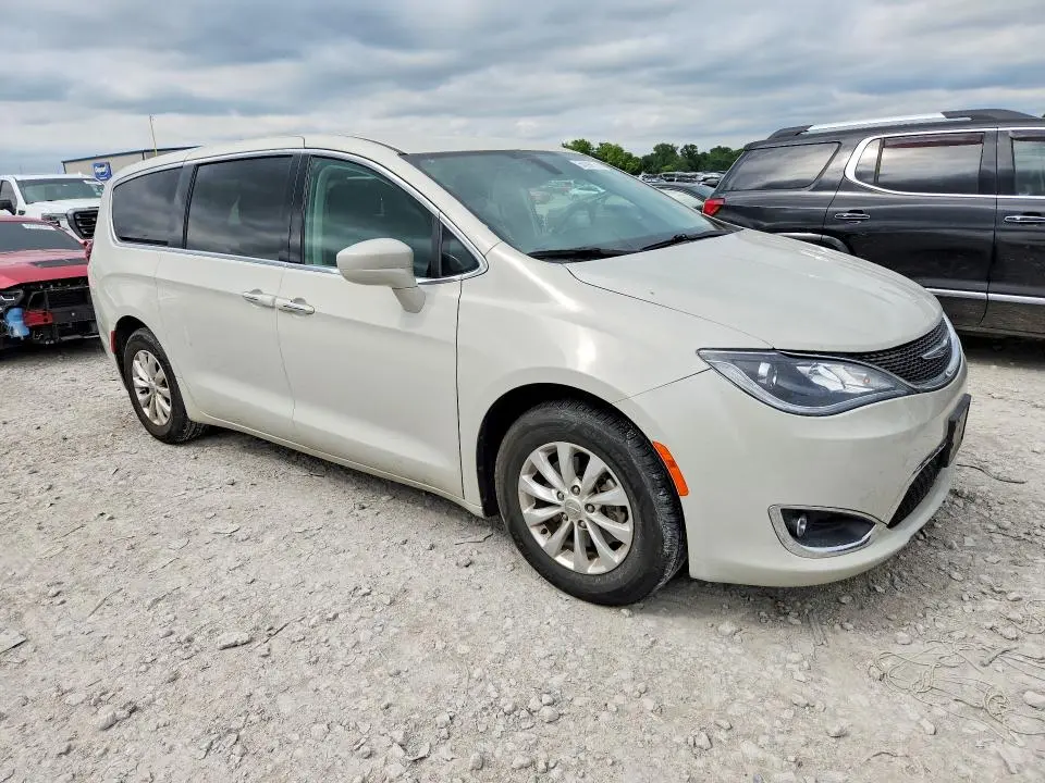 2020 CHRYSLER PACIFICA TOURING  
