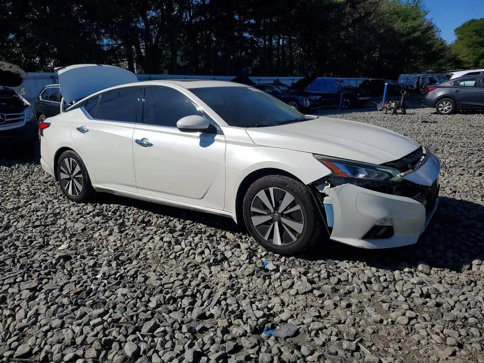 2019 NISSAN ALTIMA SV  
